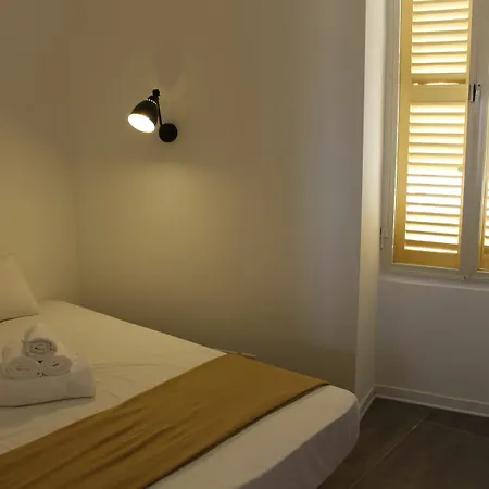 Boutique Living Standard Apts Apartment