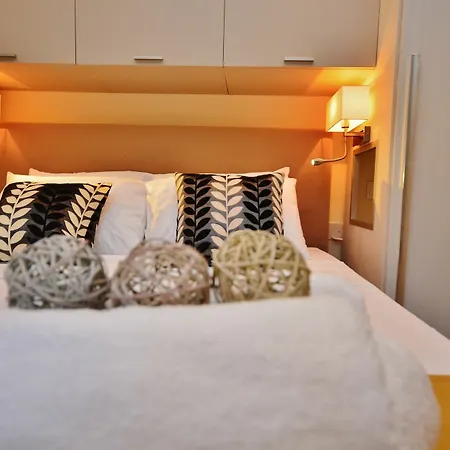 Apartment Boutique Living Standard Apts *